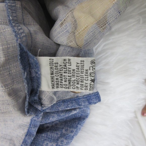 Tommy Bahama Pinup Girl Short Sleeve 100% Silk Button Up Shirt Blue Size XL - Picture 9 of 10